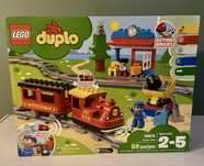 Lego Duplo zdalnie sterowany pociąg 10874 + tory 10882 Dzień Dziecka