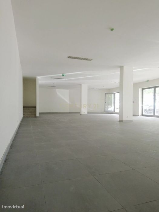 Loja / Armazém na Abelheira - Excelente oportunidade de negócio