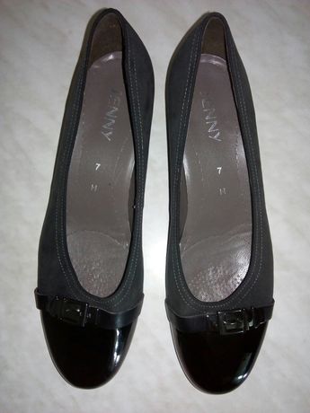 НОВЫЕ! Женские туфли темно-серого цвета с лаковыми носками 41р-26.5 с