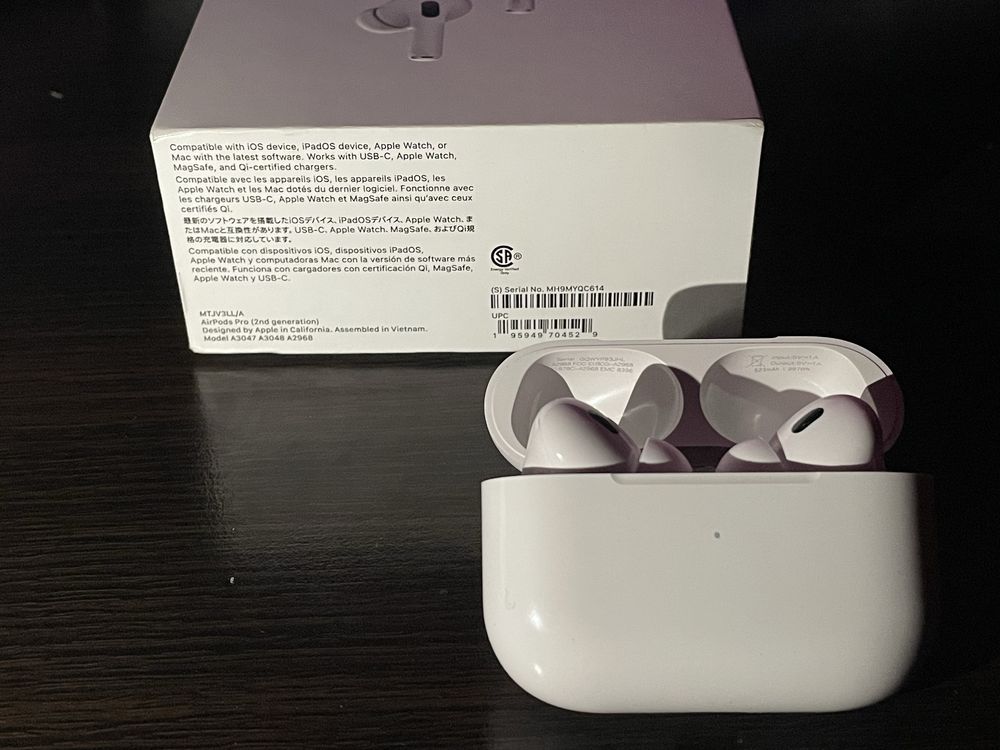 AirPods Pro (2 gen., USB-C) в полном комплекте