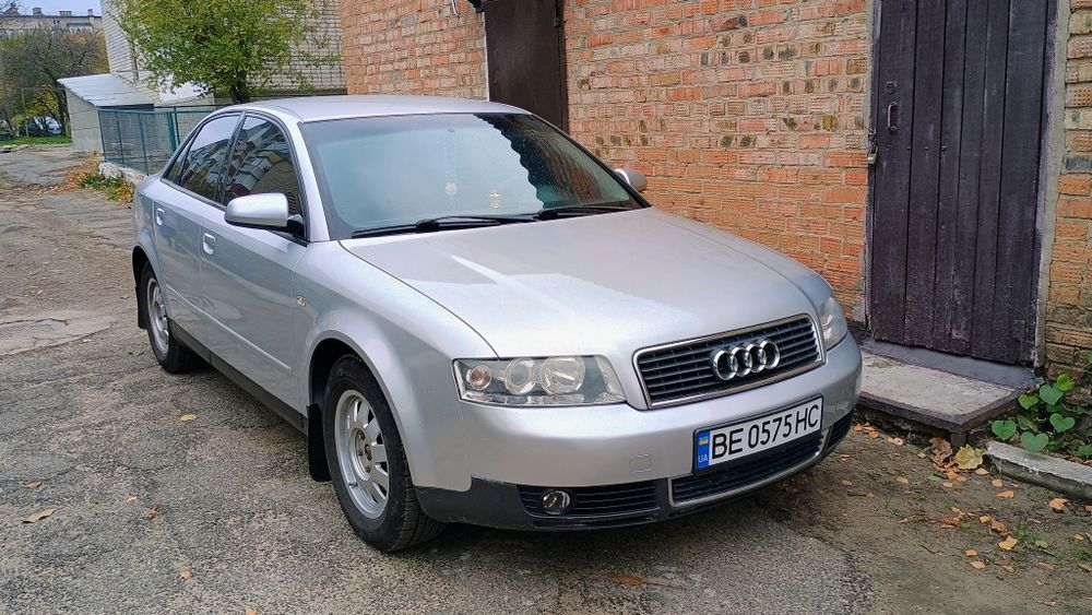 Продам Ауді А4 б6 1.6 бензин