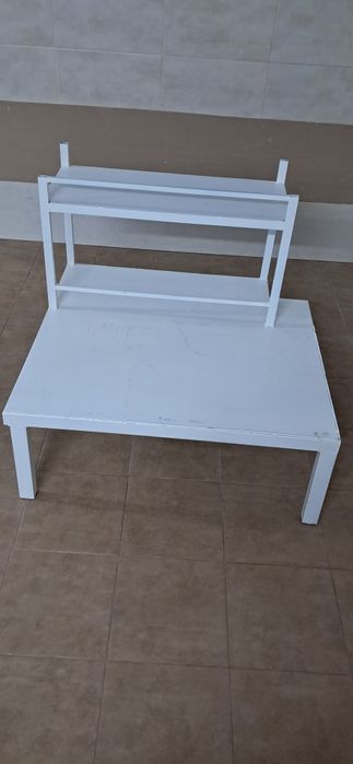 Estrutura para máquinas de lavar e secar