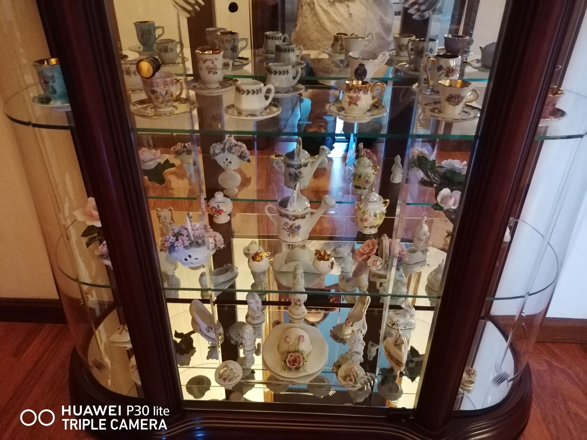 Vitrine com decoração incluída
