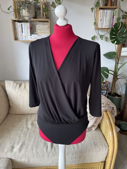 Czarne kopertowe body przepiekne i minimalistyczne r 40 42