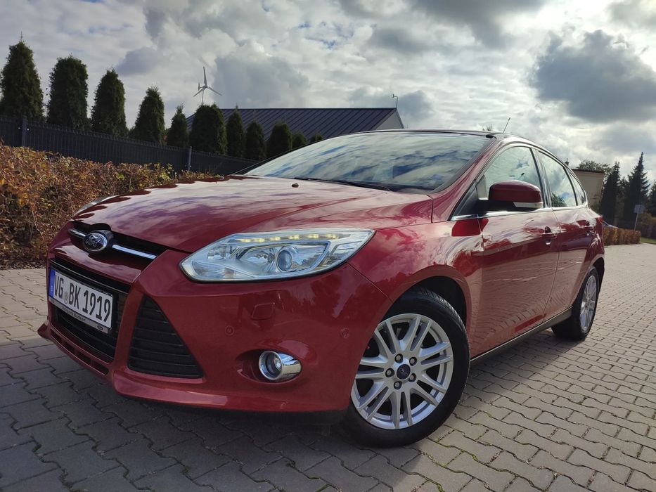 Ford Focus Titanium..Ledy..bi-xenon..kamera..navi..sam parkuje..asystenci..z DE