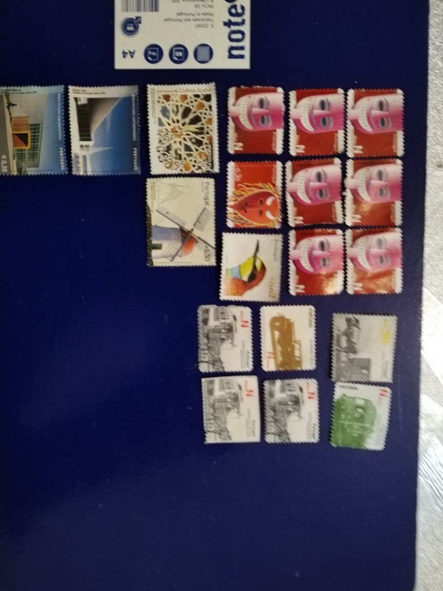 Vários selos portugueses