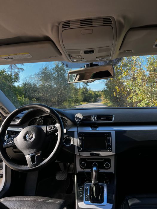 Volkswagen Passat CC 2011