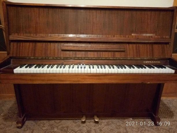 пианино Украина （Чернигов）