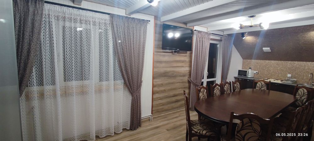 Частина Будиноку "Ясень" на 6 номерів 12-18місць з кухнею та