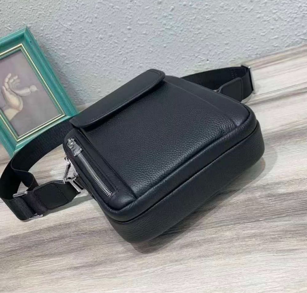 Чоловіча шкіряна сумка