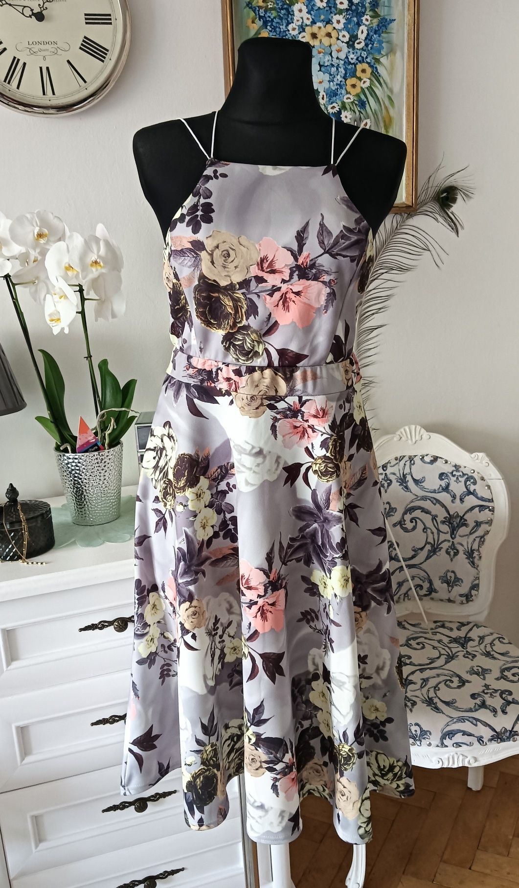 Nowa sukienka Boohoo rozmiar 42
