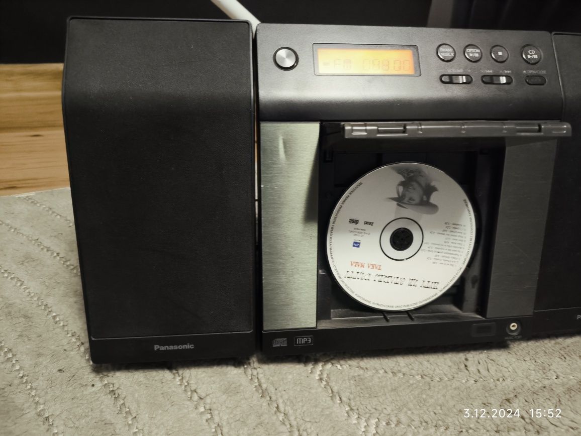 Wieża Panasonic z głośnikami  MP3, music port