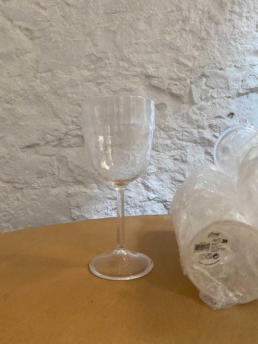 Conjunto de 8 copos de vinho de plástico – Novos, nunca utilizados