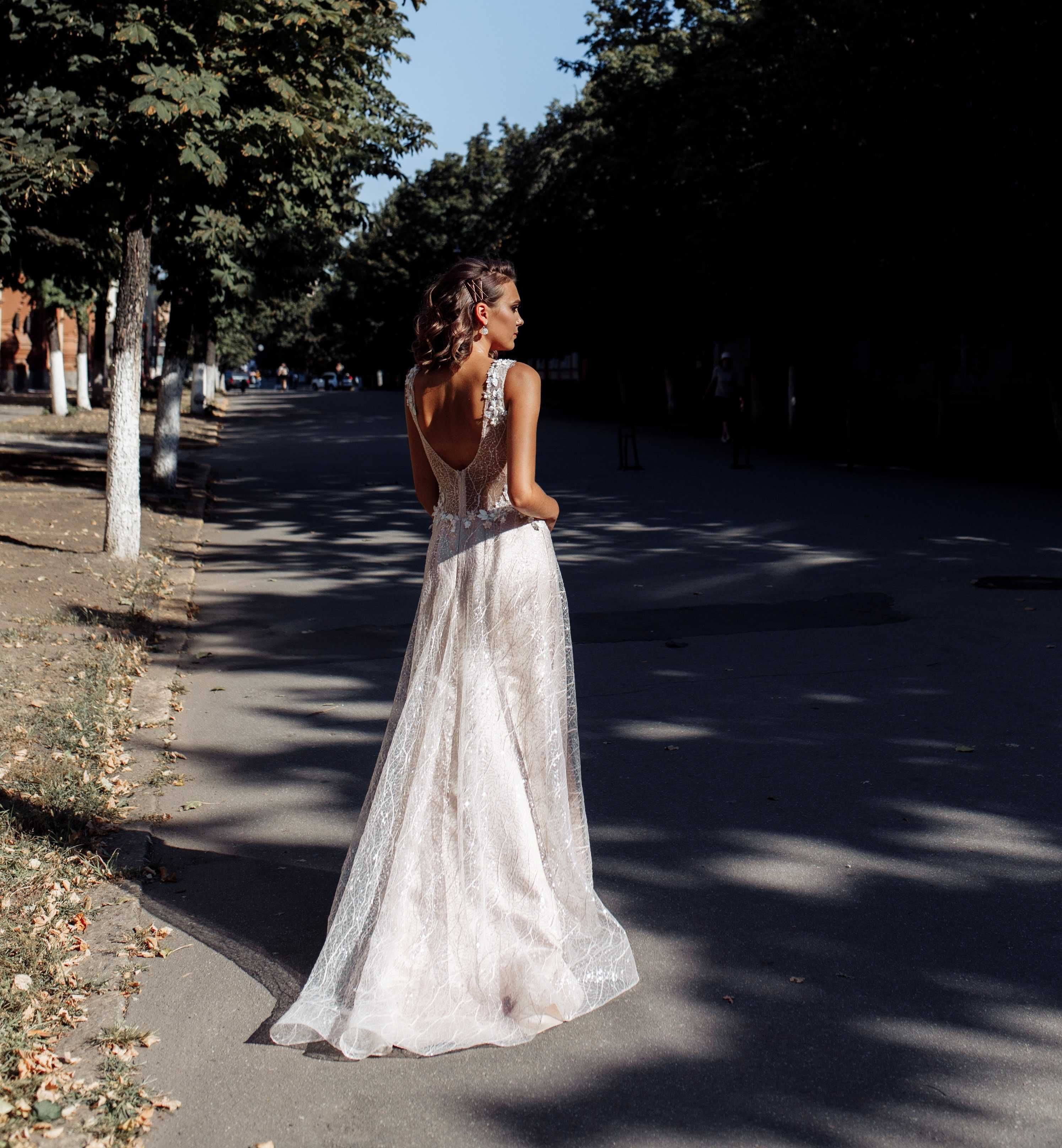 Елегантна весільна (випускна) сукня