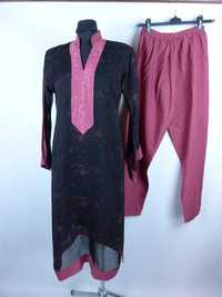 Modila tradycyjny strój hinduski Indie Pakistan / M