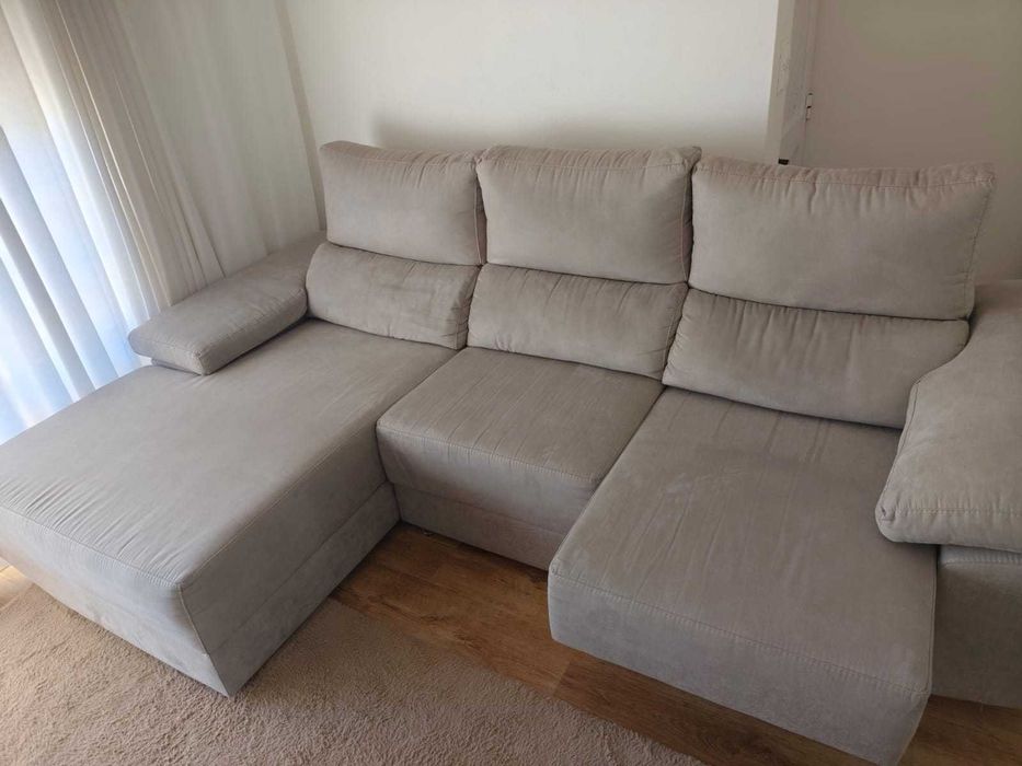 Sofá  premium super confortavel  e com muito pouco uso.