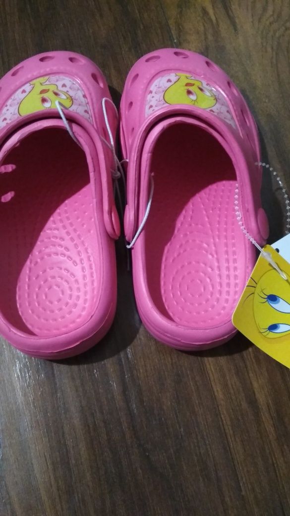 Nowe crocsy klapki na basen tweety r. 26/27