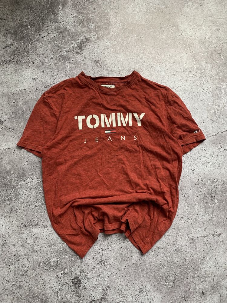 Футболка Tommy Jeans