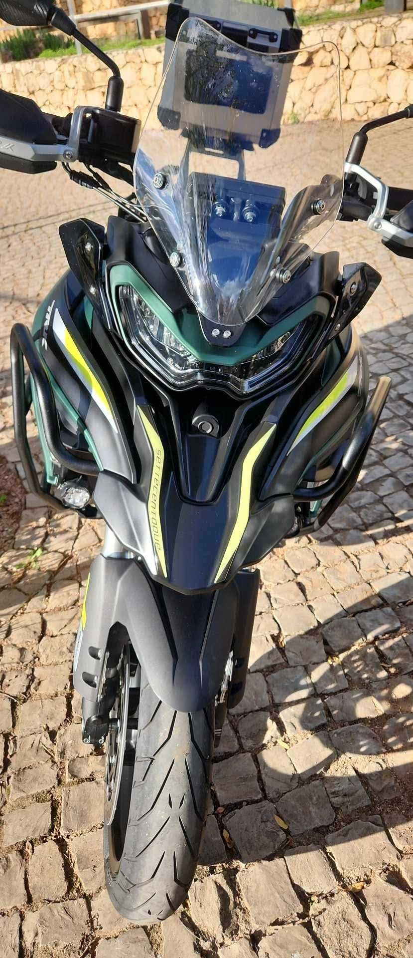 Benelli TRK702  impecável