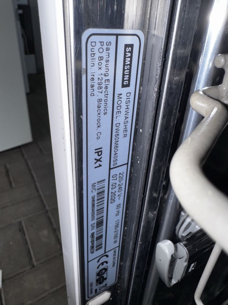 Zmywarka Samsunga  model  DW60M6040SS a++ 6 programów