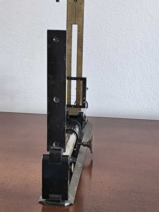 Clinómetro muito antigo que servia para medir ângulos.