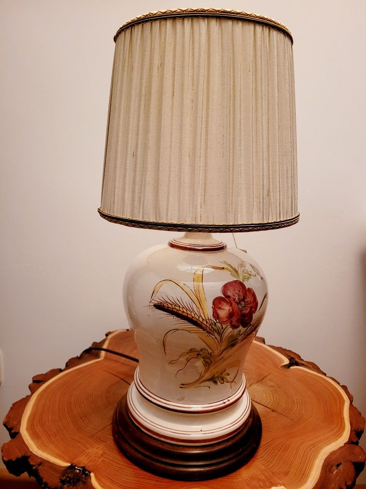 Lampa stojąca, ceramika, drewno, kwiaty, antyk
