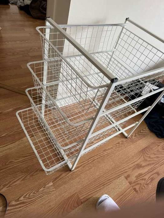 Metalowy regał do garderoby druciane kosze IKEA Antonius biały