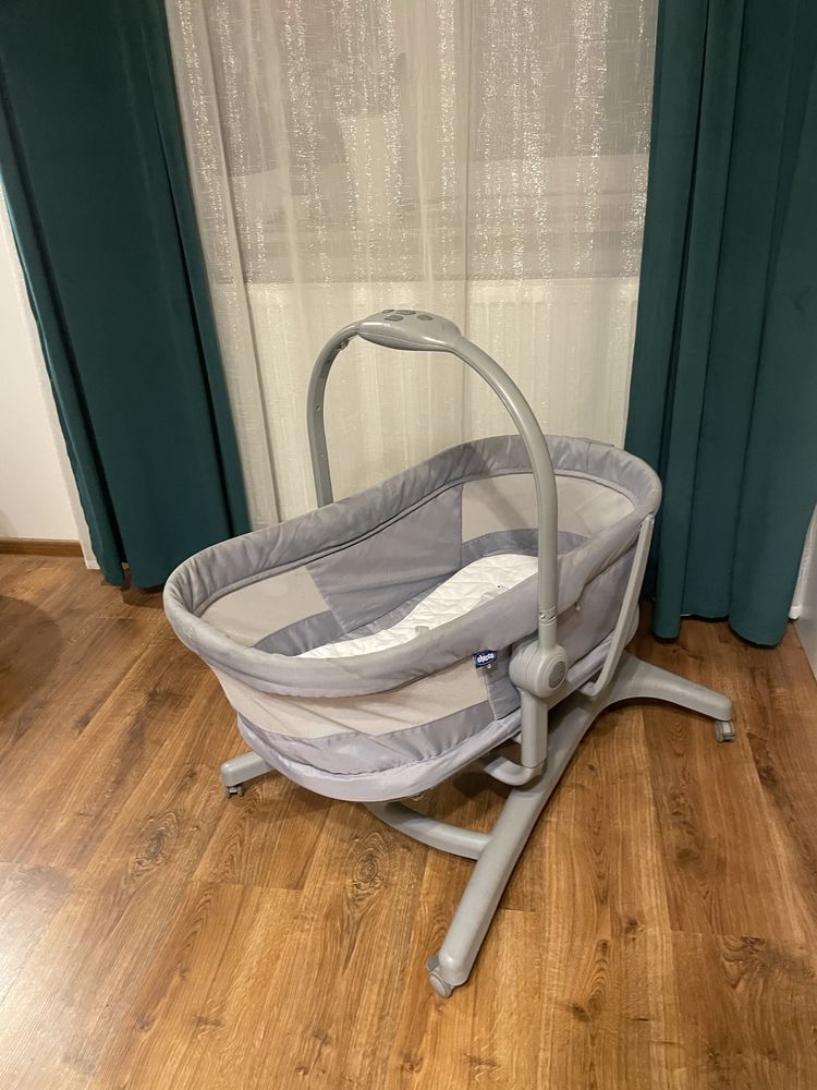 Łożeczko chicco  Baby Hug 4w1 w komplecie z przewijakiem i calmy wave