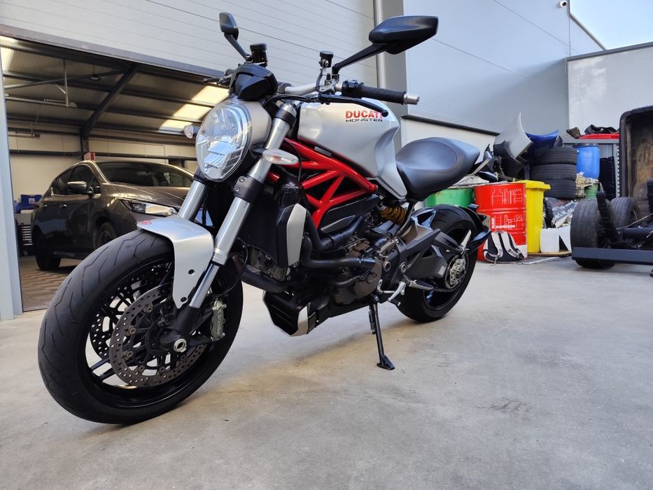 Ducati Monster 1200