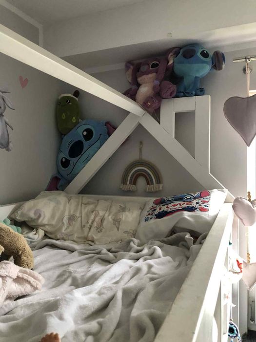 Łóżko pietrowe domek