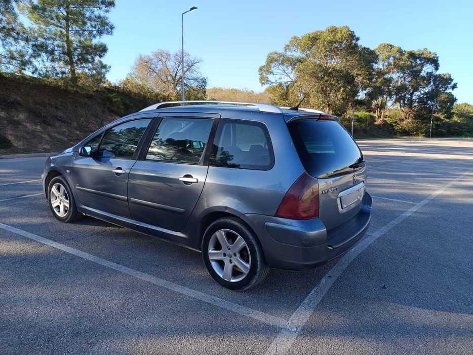 Peugeot 307 SW 1.6 HDi 2004 c/ tecto panorâmico