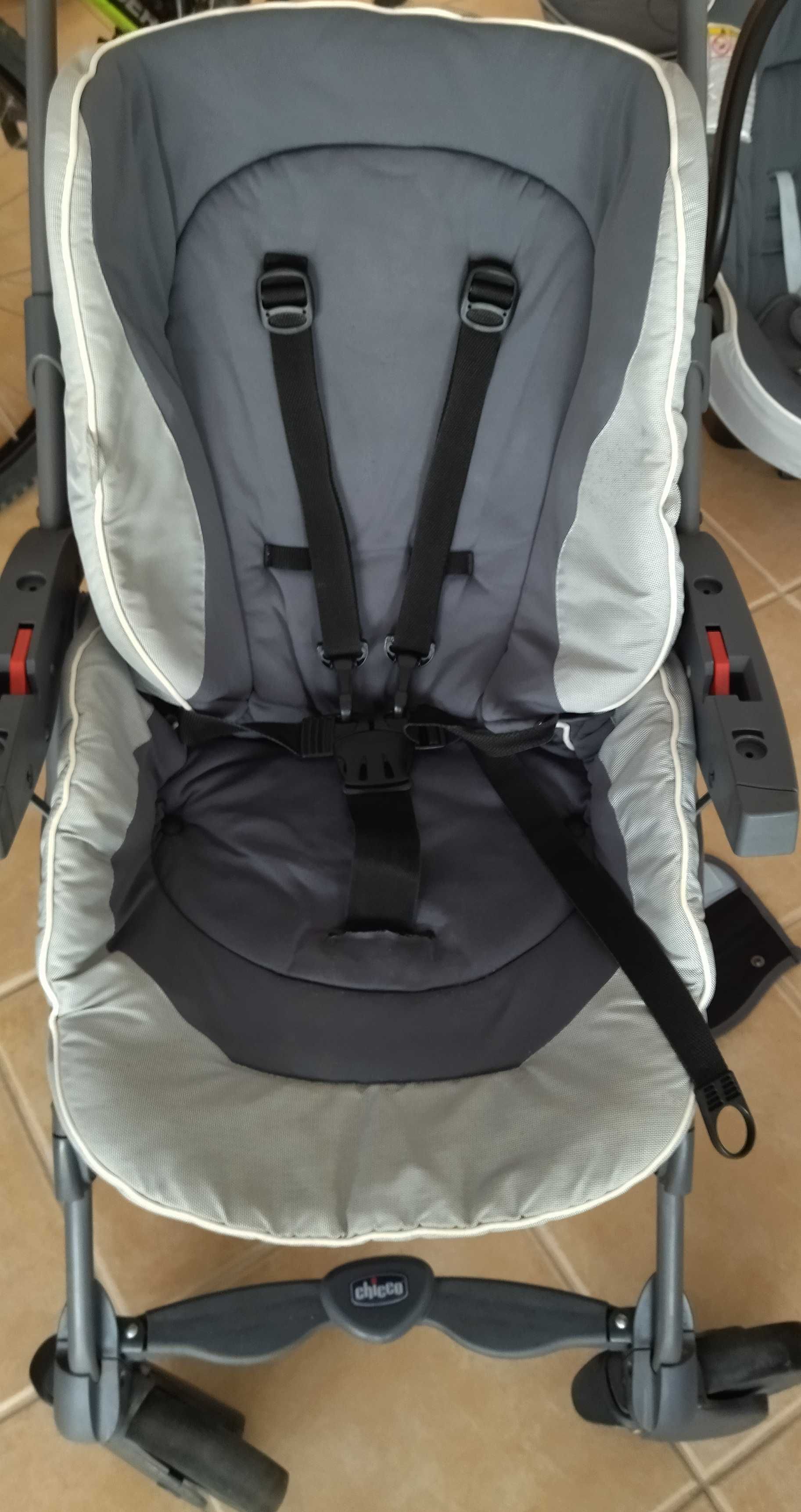 Vendo carrinho de bebe + cadeiras auto