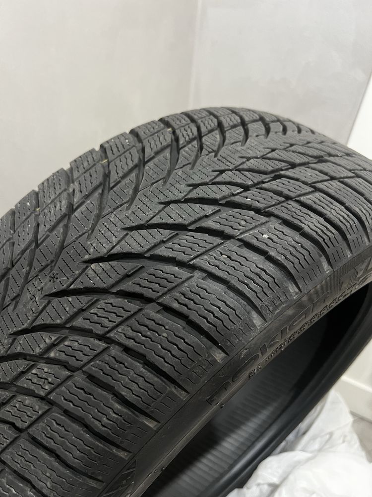 Зимова шина Nokian 225/45r18