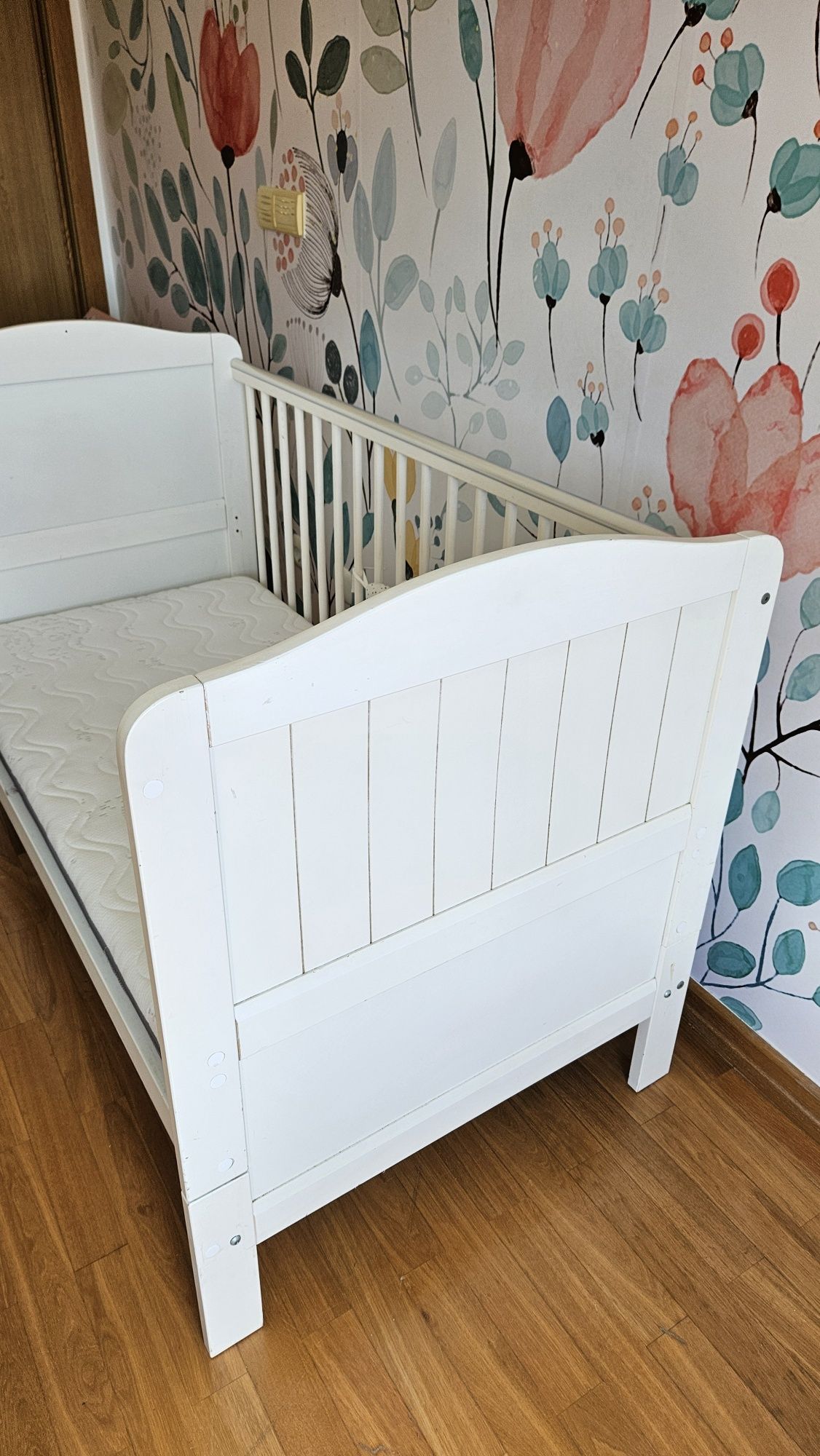 Cama de grades 140x70cm com colchão