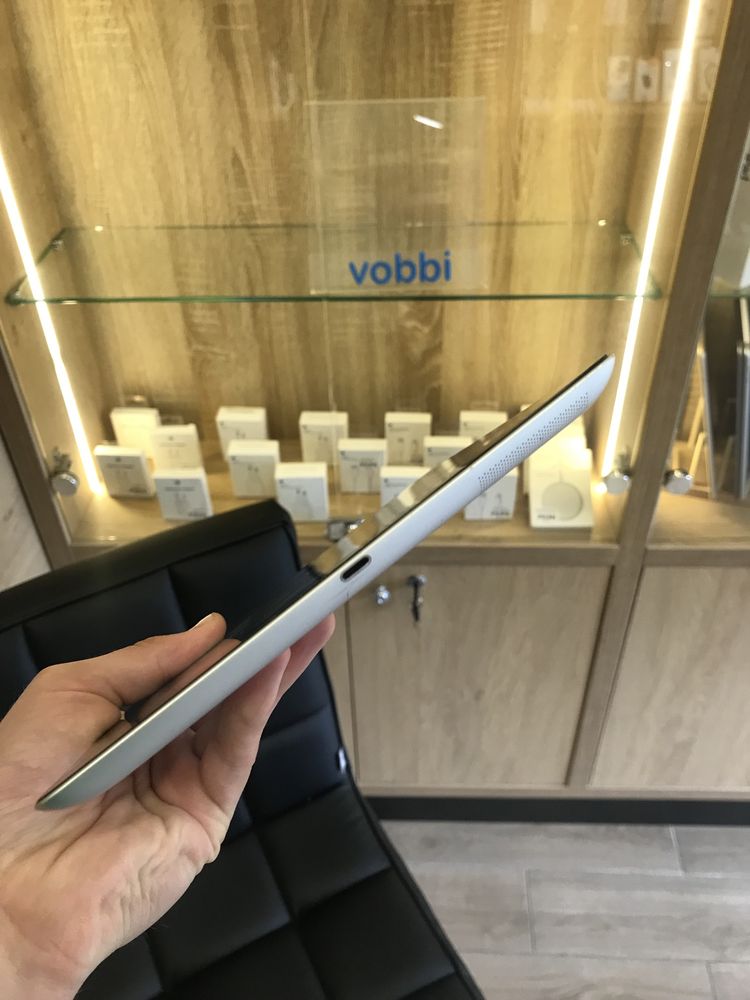 Планшет Apple iPad 4 9.7" Wi-Fi  Магазин Гарантія Відправка НП