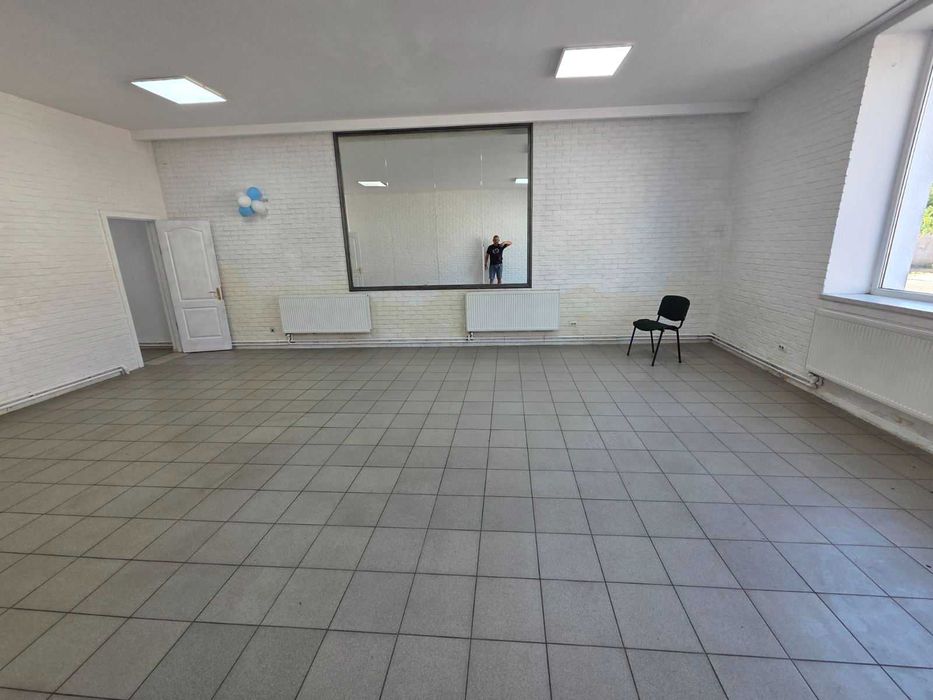 нежитлове приміщення м. Кам'янка-Бузька ( центр )