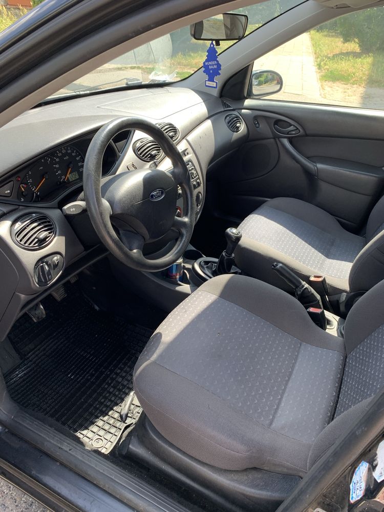 Ford focus 1.6 2004 r klima sprawna maly przebieg