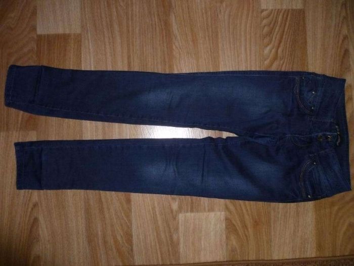 Женские джинсы, состояние новых