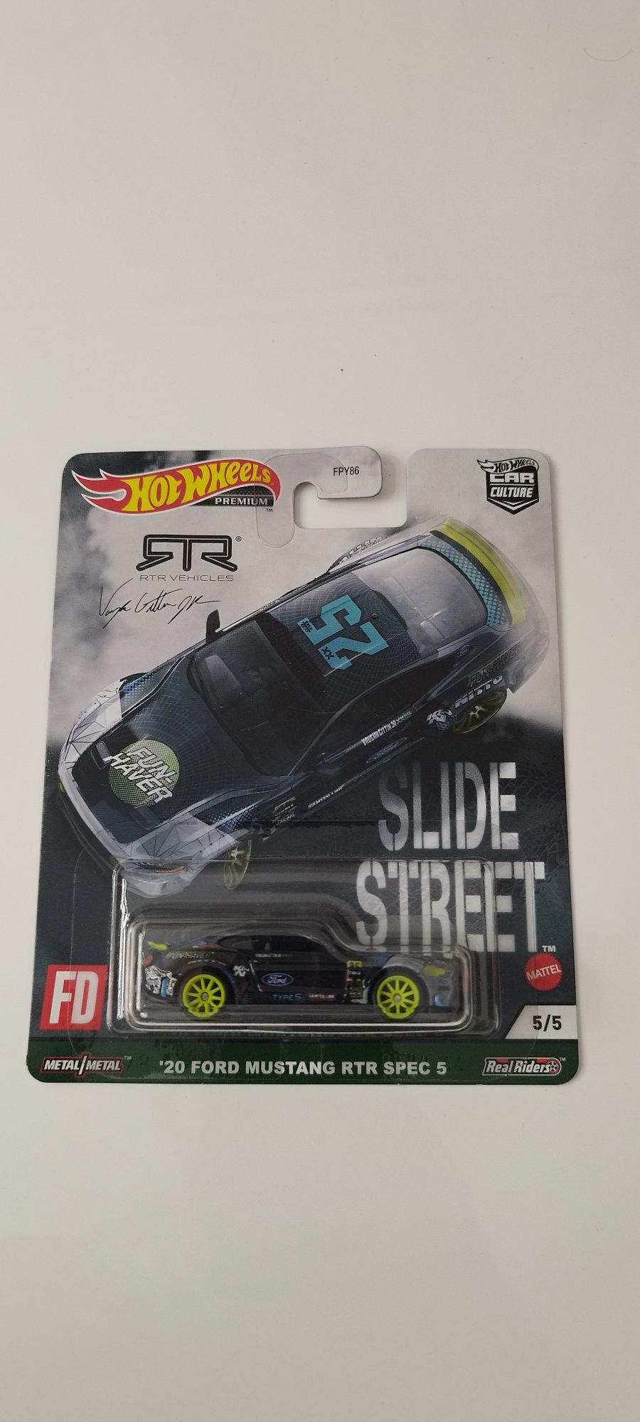 Hot wheels premium mustang rtr Street