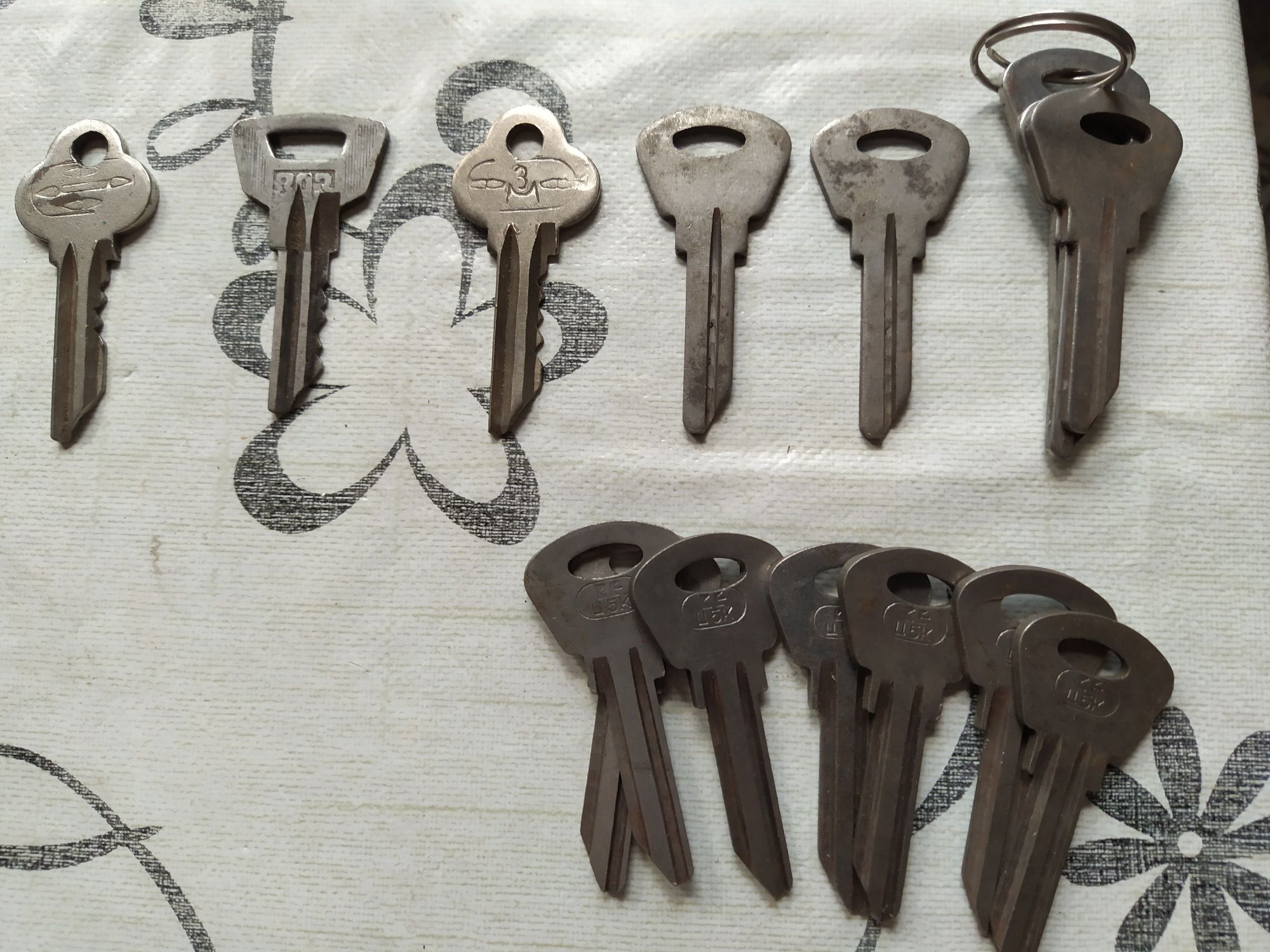 Старые ключи от замка.