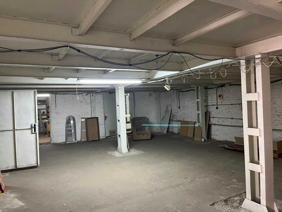 Оренда великого складського приміщення, вул. М.Краснова