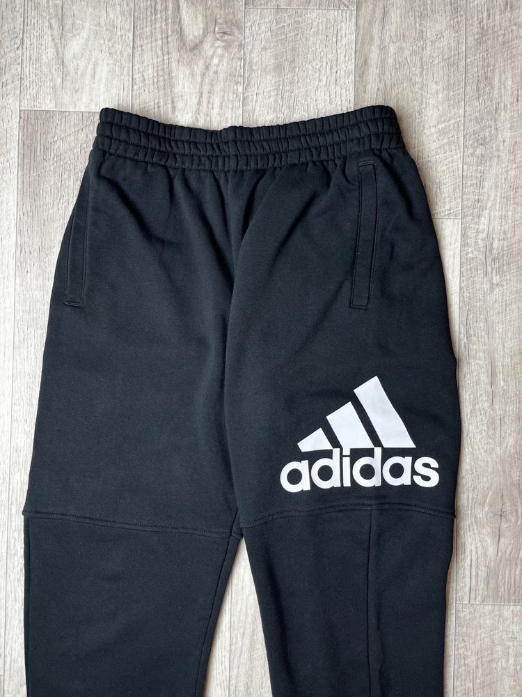 Спортивные штаны Adidas,размер L,оригинал,подростковые,big logo,чёрные