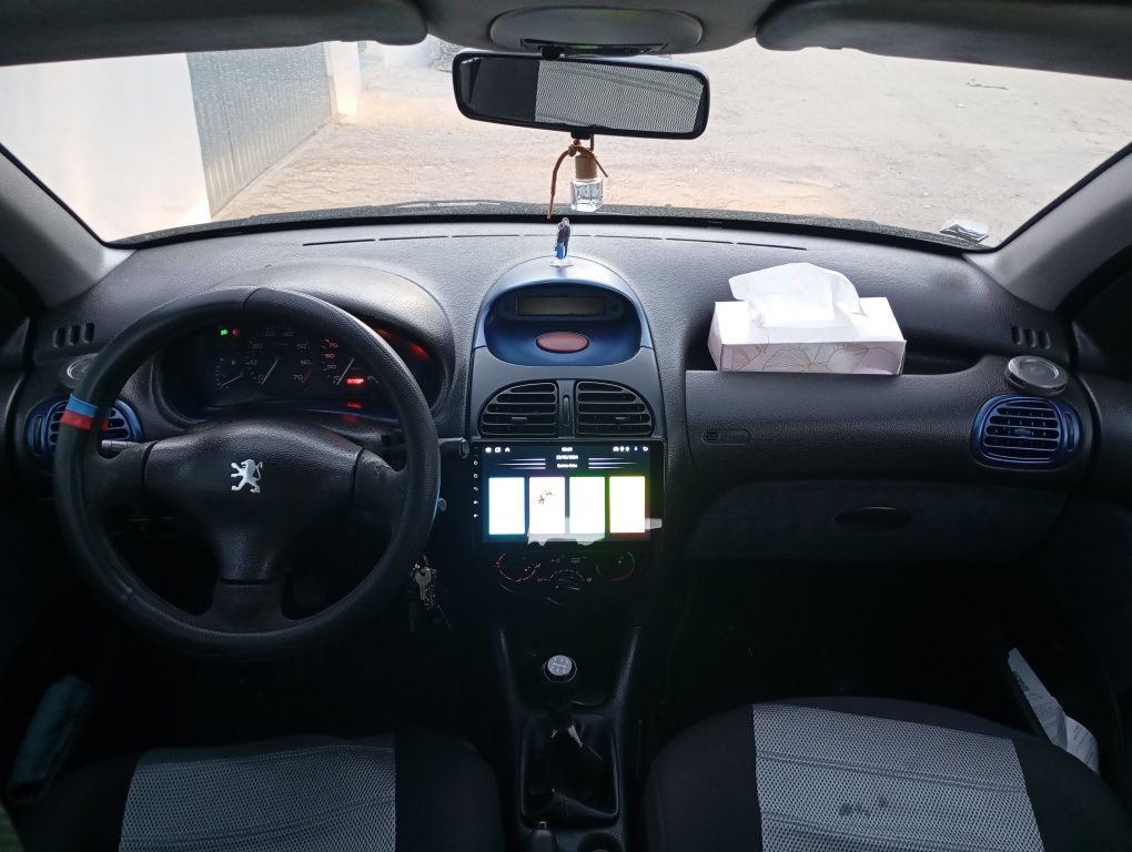 PEUGEOT 206 Hatchback (2A/C) 1.1 i 
Ano 2000
Poder: 60cv
Motor 1.1 L
E
