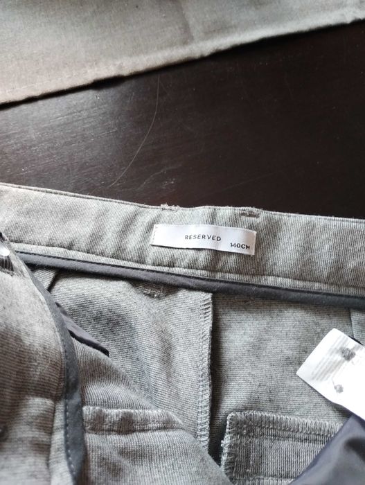 Garnitur Reserved szary + koszula biała, roz. 140