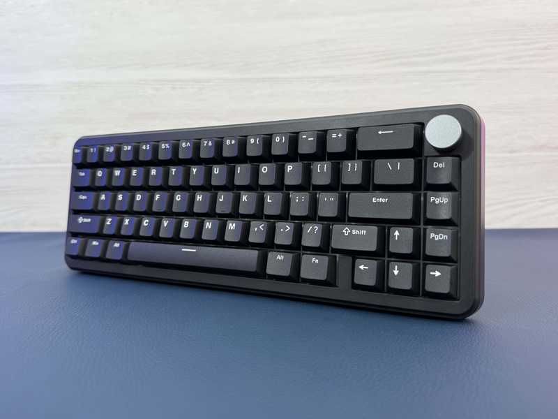 Механічна бездротова клавіатура YUNZII - B68 Milk V2 Switch Linear rgb