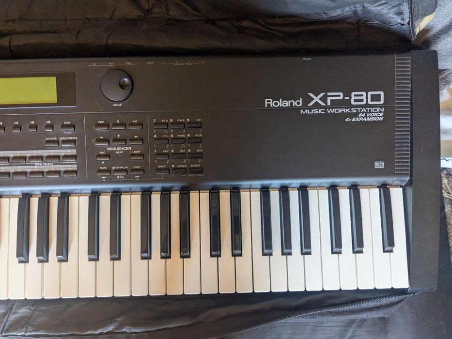 Клавиши Roland XP 80