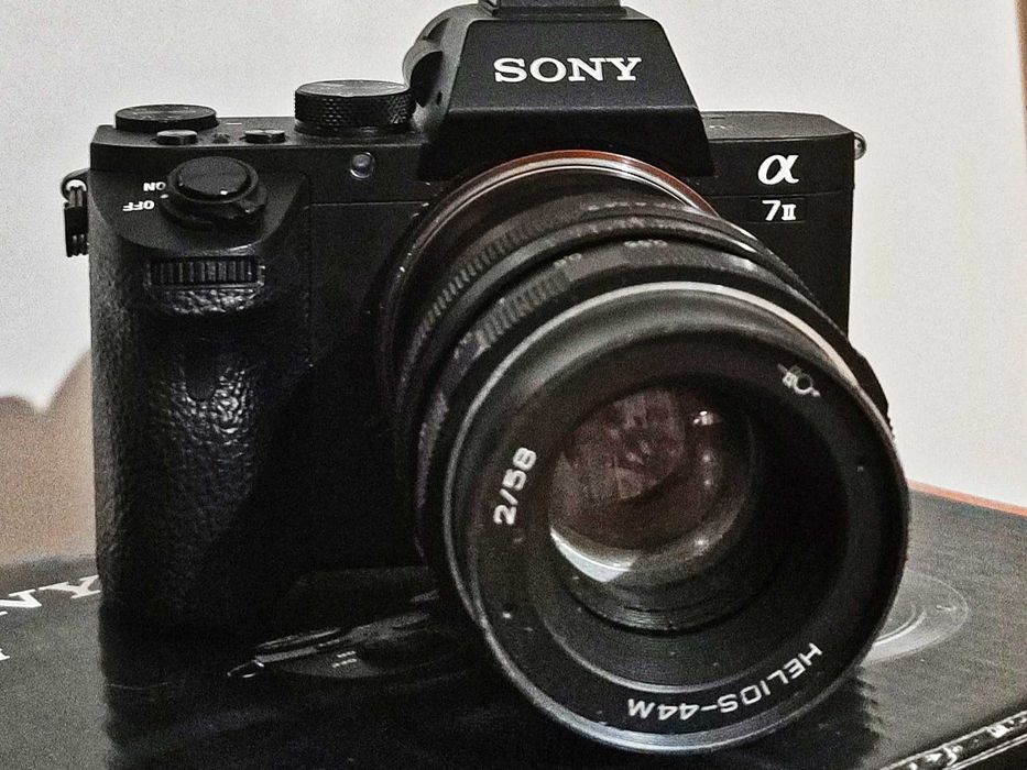 Sony Alpha 7 II, об`єктив HELIOS - 44 M, перехідник M42-NEX, зарядка