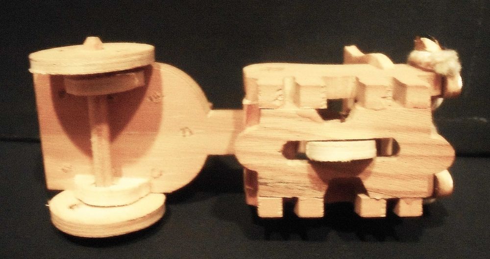 Antigo carro de bois em madeira ORIGINAL - anos 60 em miniatura