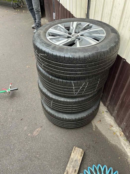 Продам літню гуму, покришки контенинталь!