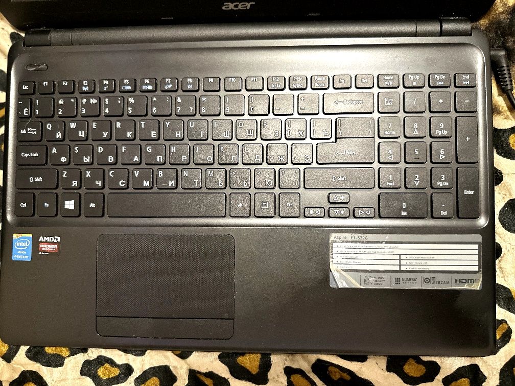 Ноутбук Asus Aspire E1-532G